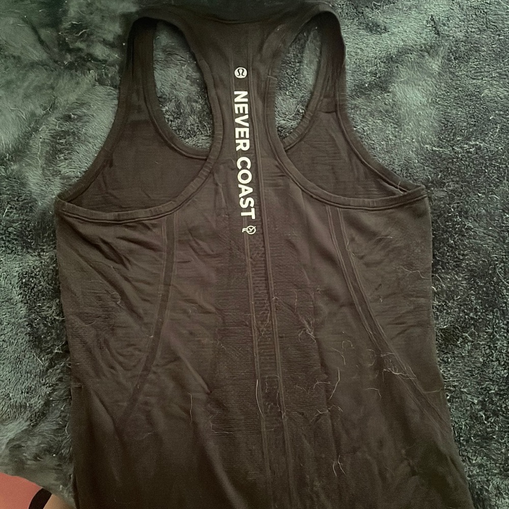 Lululemon women’s swiftly tech race tank with flywheel logo